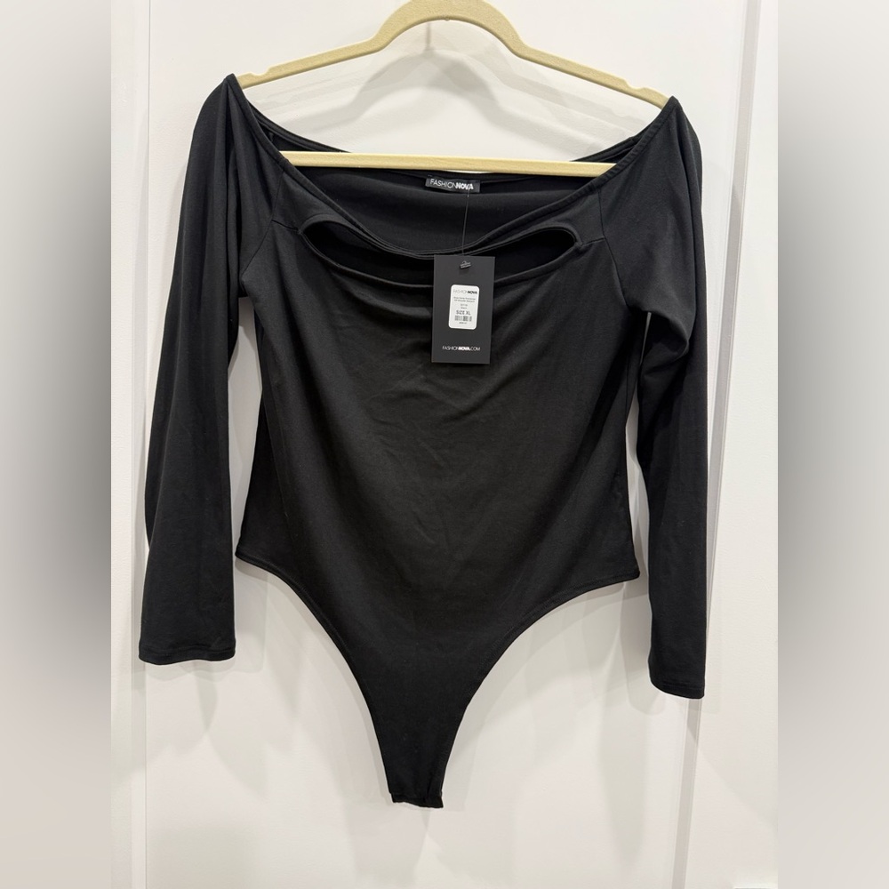 Fashion Nova Black Off-the-Shoulder Keyhole Bodysuit | Size XL | NWT